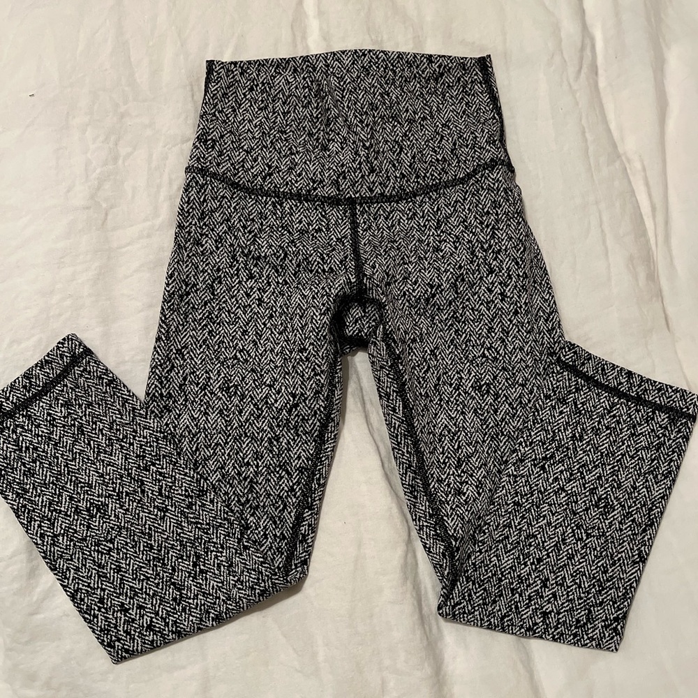 Lululemon wunder under 25”